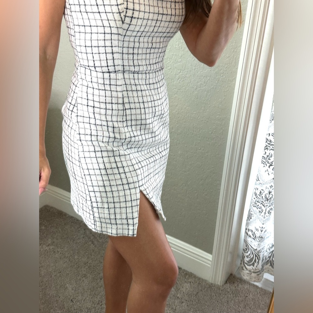 Abercrombie And Fitch white Tweed Mini Dress with side slit and adjustable strap - Picture 4 of 16